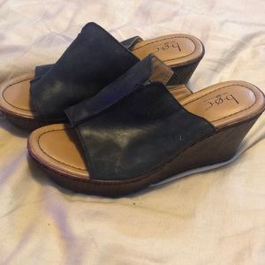 B.o.c healed sandals